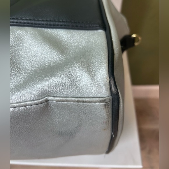 A pair of Betsey Johnson Unicorn Slate large weekender travel bags vacation - Picture 8 of 10